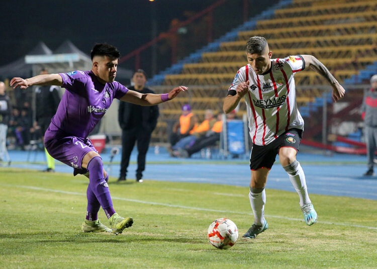 Linares desaprovechó la opción de sumar en una salida complicada