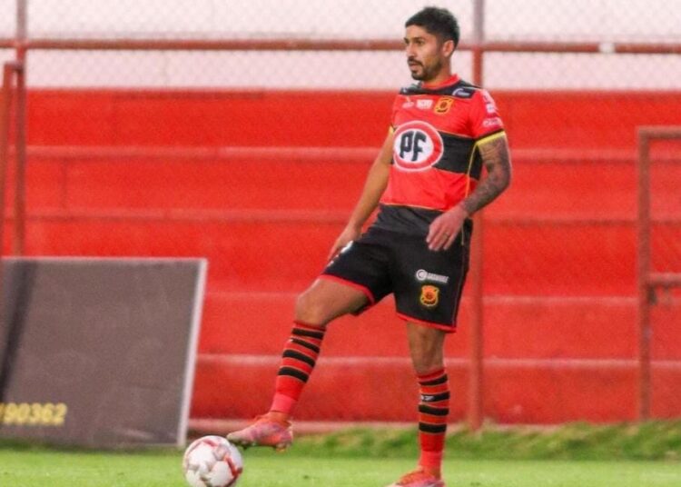 Bastián San Juan molesto por trato de los hinchas: “Eso no se hace”