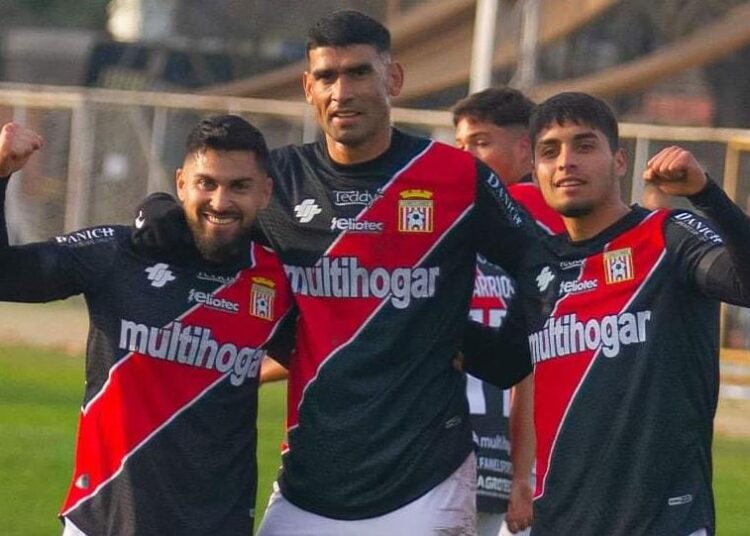 Curicó Unido sale a la cancha para jugar por Copa Chile