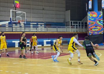 Truenos mejoró y venció en casa para avanzar en la clasificación