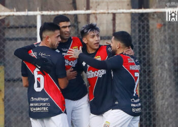 Curicanos cumplieron con su tarea y avanzaron en la Copa Chile