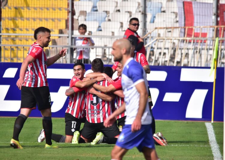 Curicó logró agónico empate en el Norte del país