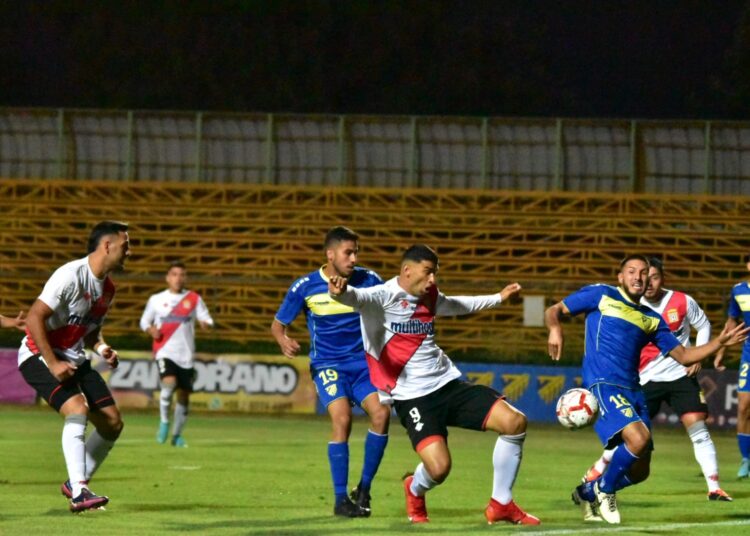 Curicó fue sancionado con pérdida de puntos y queda comprometido con el descenso