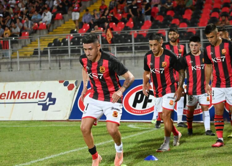 Rojinegro trabaja en doble turno a la  espera de cerrar a su próximo fichaje