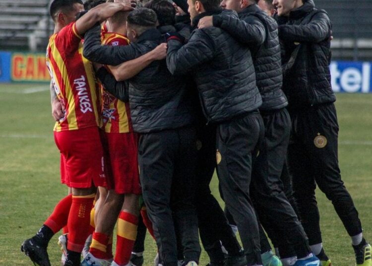 ¿Quién era el volante que tenía todo acordado con Rangers y que su llegada se cayó a última hora?