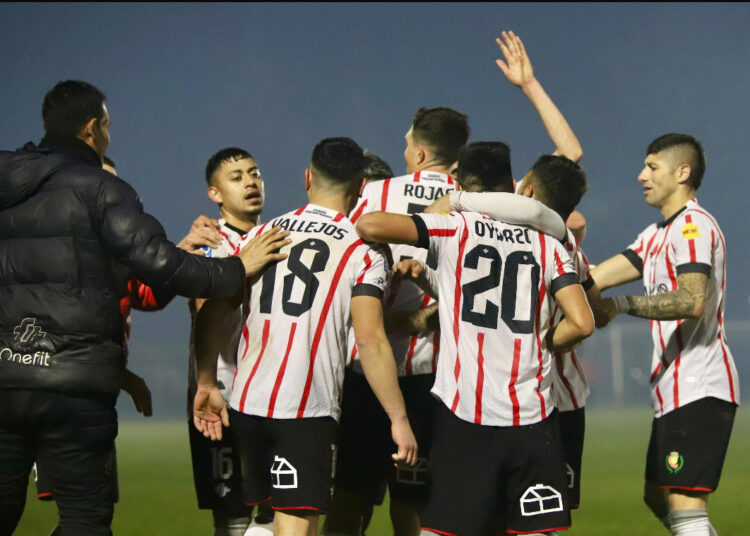 Linares continúa al alza y ahora goleó en condición de local