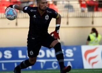 Arquero con registro inédito en el fútbol chileno es el nuevo fichaje de Linares