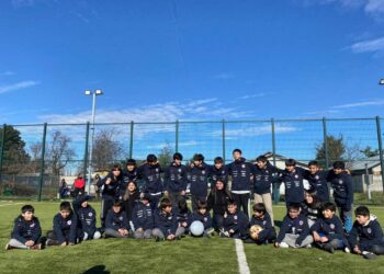 Desafío Levantemos Chile visitó con regalos al Juventud Villa Alegre