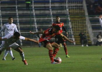 Rangers sigue sin confirmar nuevos fichajes a una semana del reinicio del torneo