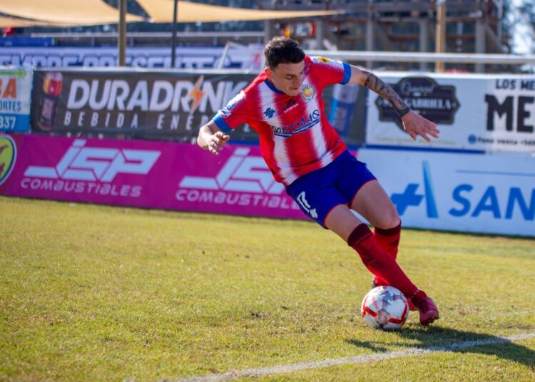 Linares recibe a un candidato al título en la Segunda División