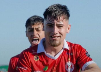 Parralinos albiverdes fueron sorprendidos en su propio recinto y con su hinchada