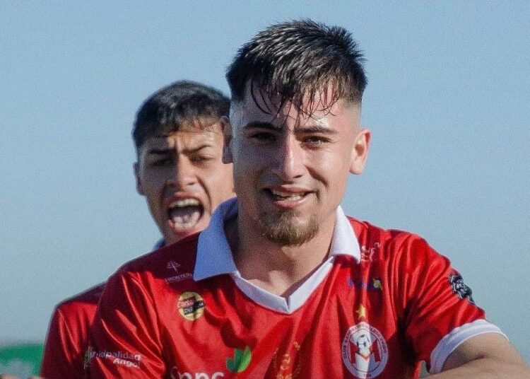 Parralinos albiverdes fueron sorprendidos en su propio recinto y con su hinchada