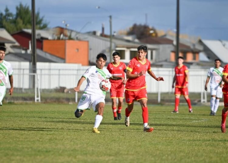 Clásico maulino pondrá al día a los equipos de la zona en la Tercera División B