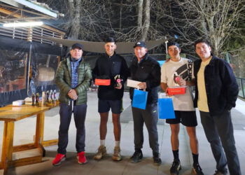 Los mejores levantaron el trofeo de campeón de los “Héroes de agosto”