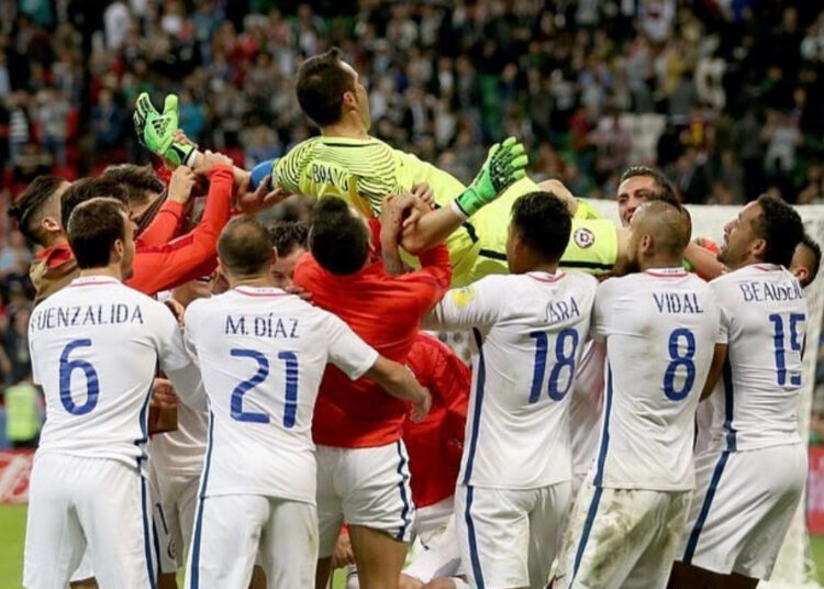 ¡Adiós capitán!: Claudio Bravo anunció su retiro del fútbol profesional