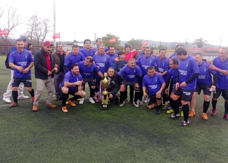 Canadela aclaró al monarca oficial de su competencia en 45 años