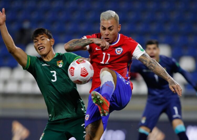 Estas serían las formaciones de Chile y Bolivia para crucial partido de las Eliminatorias