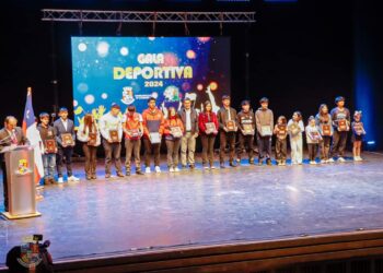 Gala reconoció al mundo del deporte en Constitución