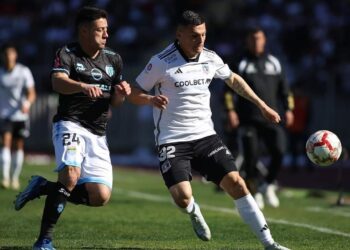 Colo Colo pagó caro sus errores defensivos y perdió con triplete de Larrivey por Copa Chile