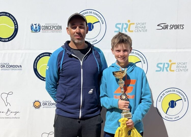 “Facu” Henríquez cerró semana con dos títulos en Cosat que se jugó en Concepción