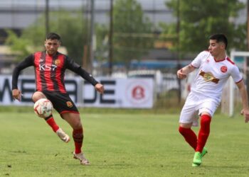 Rangers probó un equipo en amistoso y la táctica para encarar la postemporada