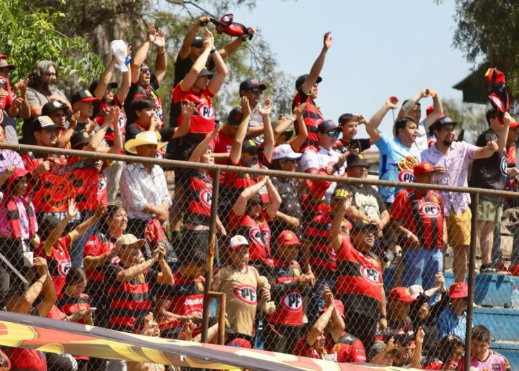 Duro castigo para hinchas de Rangers tras incidente ante Recoleta