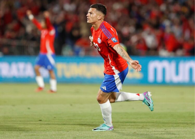Chile sumó un triunfazo que lo mantiene con vida en las Eliminatorias