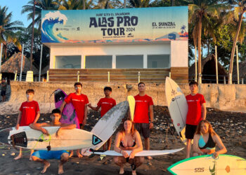 Surfistas de Curanipe ya están en El Salvador para ser parte del torneo “Alas Pro Tour 2024”