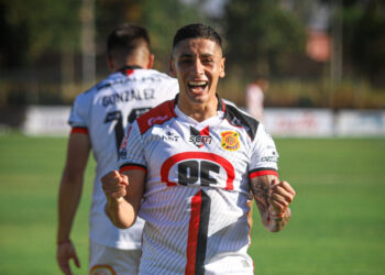 El Rojinegro se impuso a Recoleta en el duelo de ida de semifinales de Liguilla