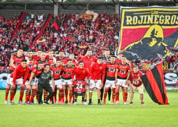 El DT que es una opción para sentarse en la banca de Rangers