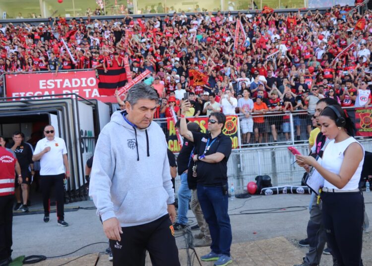 ¿Qué ocurrirá con el cuerpo técnico de Rangers tras la final del ascenso?