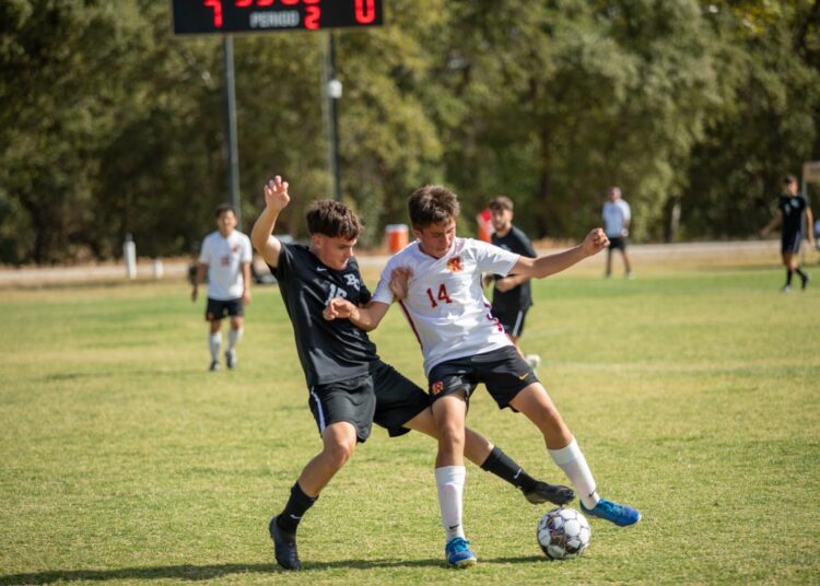 Talquino logró positiva actuación en fútbol universitario de California