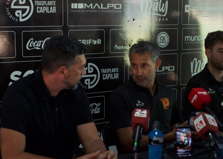 Hasta que llegó el día: Parte la era de Miguel Ponce en Rangers tras salida de Emiliano Astorga