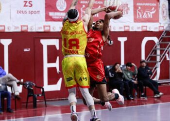 Español vuelve al ruedo en la Liga Nacional de Básquetbol en calidad de visitante