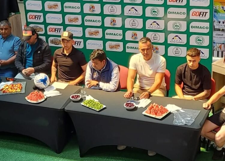 Constitución Unido presentó su camiseta versión 2025 y partió una nueva era