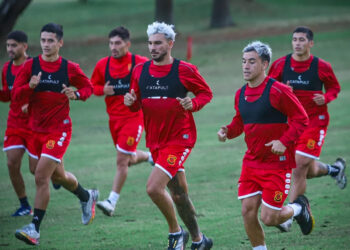 Rangers inicia la pretemporada con dobles y triples turnos pensando en el ascenso
