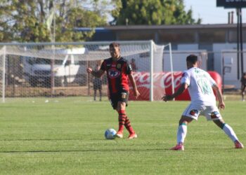 Miguel Ponce tiene a sus elegidos para duelo ante Santa Cruz