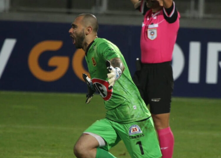 Ex arquero de Rangers anunció su retiro del fútbol profesional