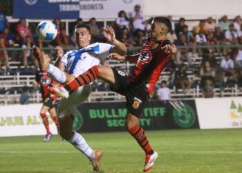 Rangers entrenó esta oncena para seguir arriba en la tabla de la “B”