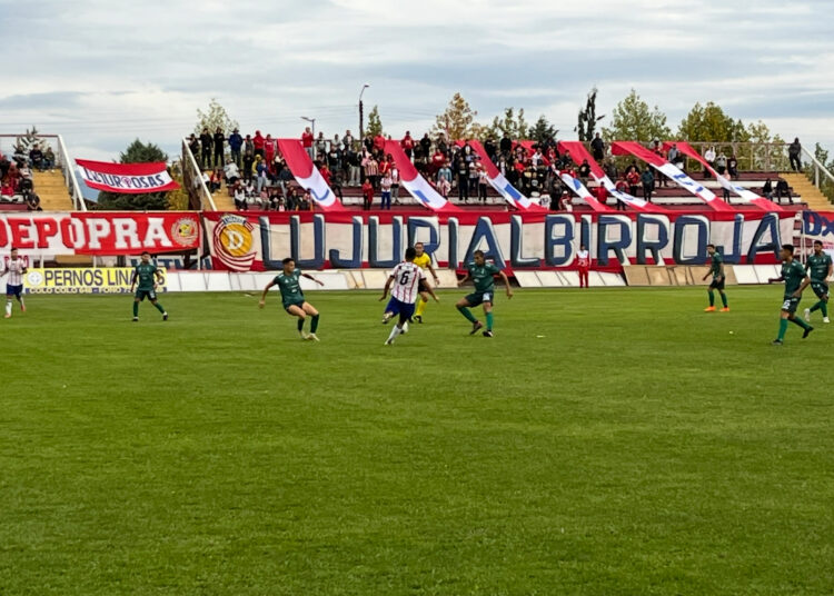 Deportes Linares cayó ante recién ascendido a la Segunda División