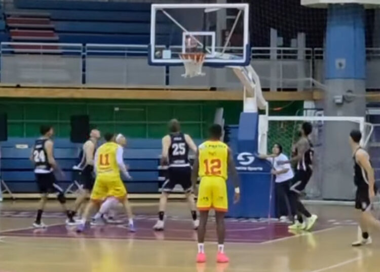 Español cayó en condición de local y cerró otra semana para el olvido en la LNB