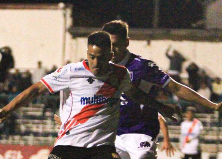 Curicó desperdició ventaja y fue víctima de la remontada de la fecha en la Primera B