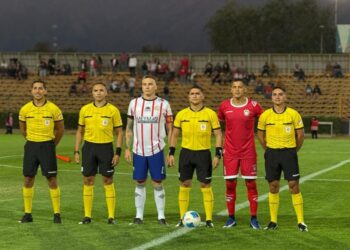 El “Depo” peleó pero fue derrotado en el inicio de la Segunda División