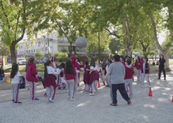 Más de mil estudiantes celebraron el “Día Mundial de la Actividad Física” en Talca