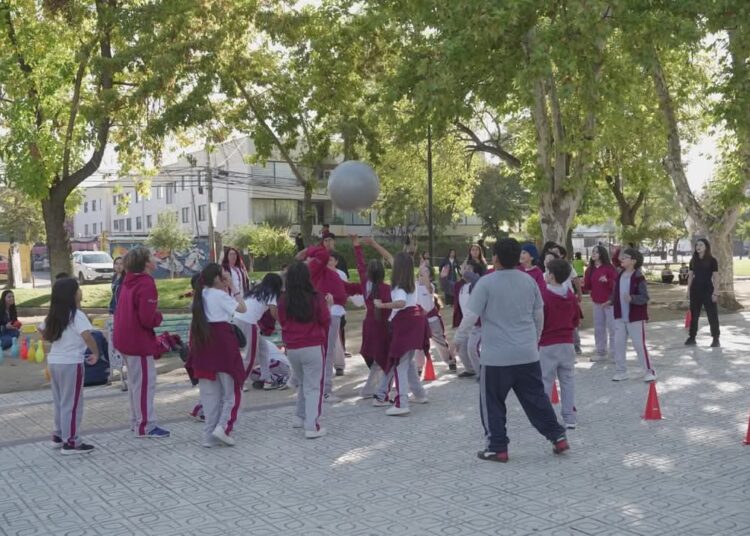 Más de mil estudiantes celebraron el “Día Mundial de la Actividad Física” en Talca