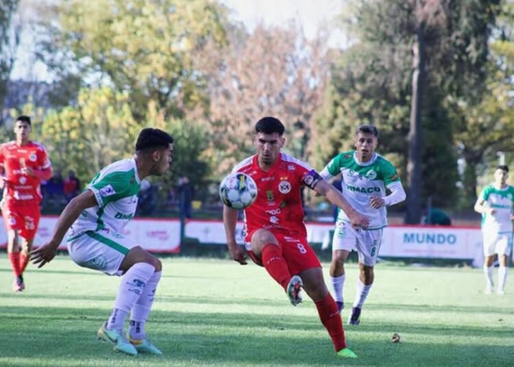 Constitución Unido sucumbió en la agonía como visitante en la Tercera A