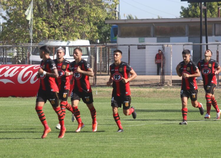 Un futbolista descartado por lesión en Rangers de Talca para viaje al Norte