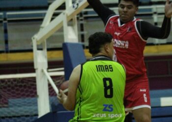 “Lorito” arrasó en casa y mantiene su invicto en la Segunda División de la LNB