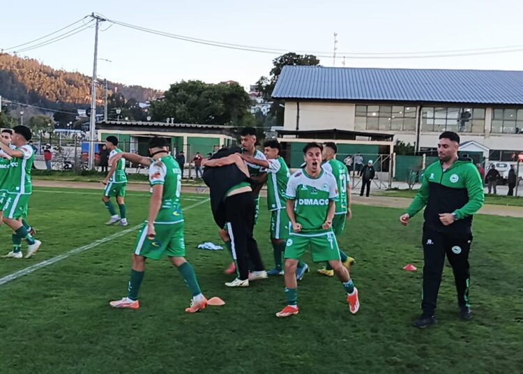 Conti Unido festejó en el último suspiro para volver a sumar de a tres en la Tercera A