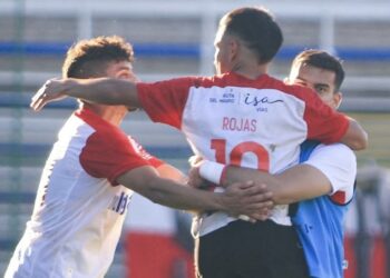 Curicó Unido se quedó con el clásico ante Ñublense y espera resultado para clasificar